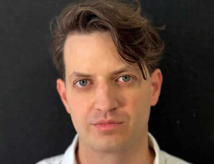 Adrián Csiszárik
