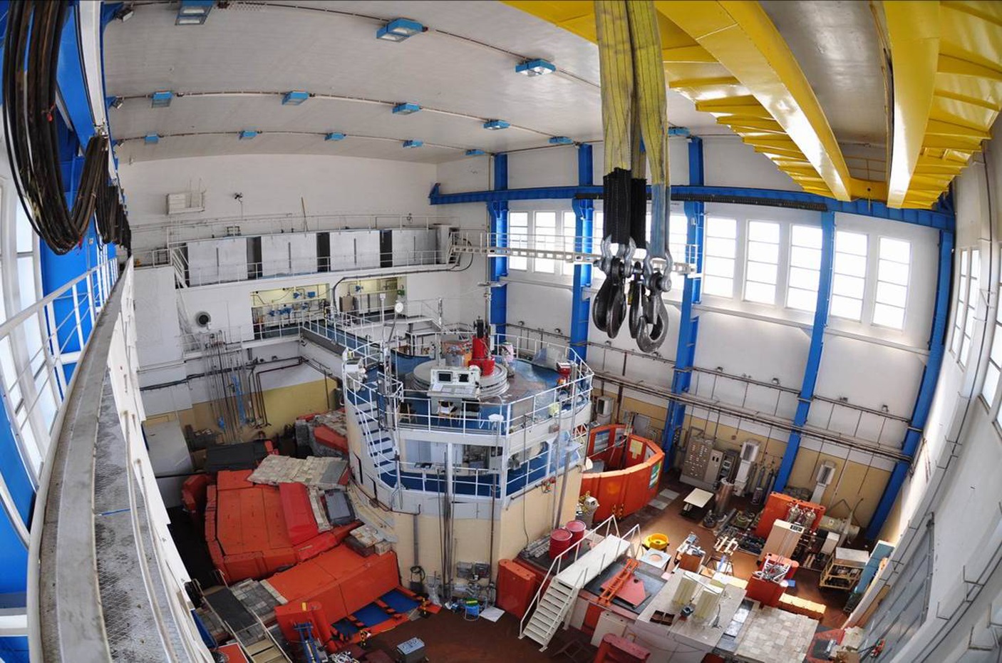 EK_Kutatóreaktor_csarnok-kutej