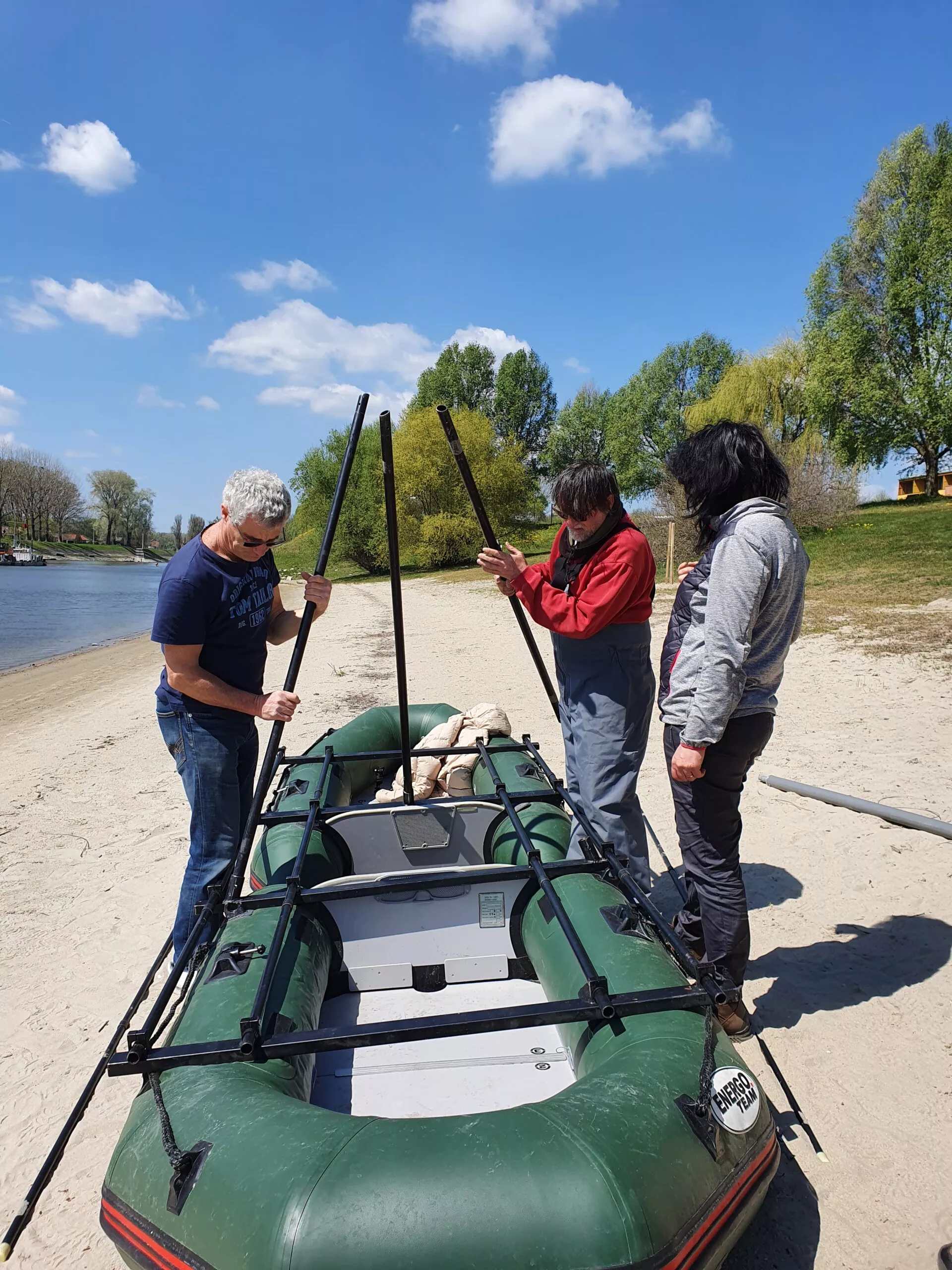 Az ÖK kutatói „Riverine” projektjük keretében a felszíni vízfolyások monitorozásával kívánnak hozzájárulni a költséghatékony vízügyi beavatkozások tervezéséhez