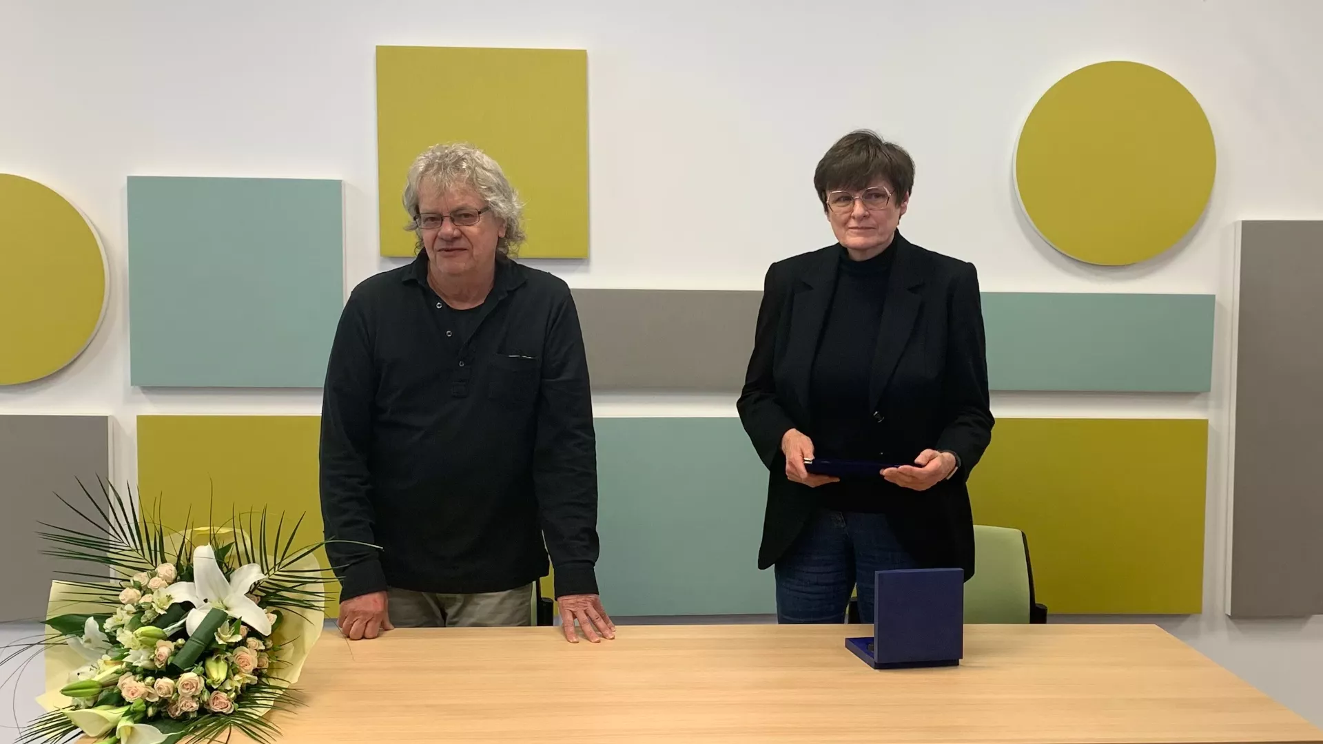 Karikó Katalin az SZBK Straub Plakett kitüntetését vette át egykori munkatársai körében