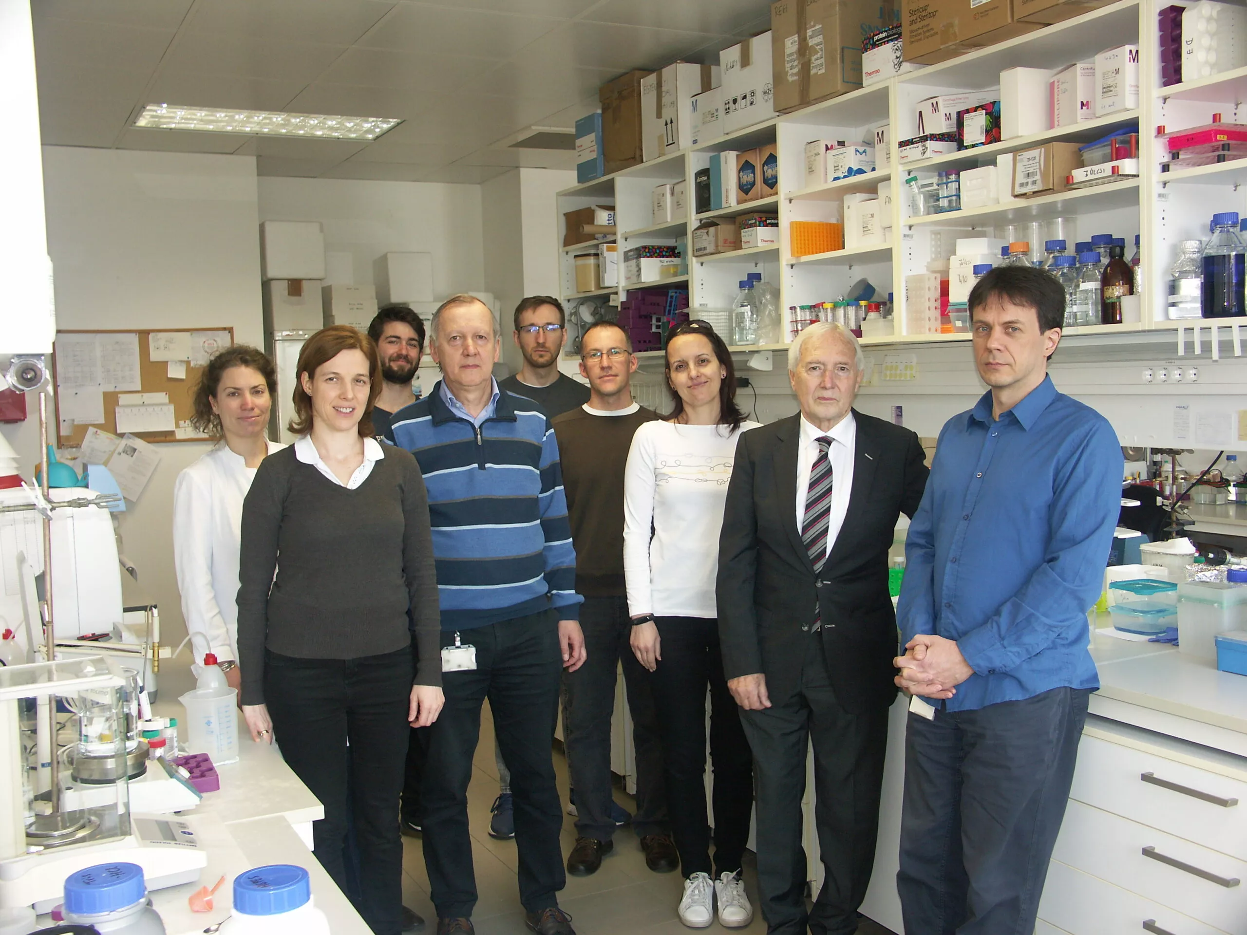 Dani Ráhel (doktorandusz), Kocsis Andrea (posztdoktor kutató), Farkas Bence (diplomamunkás), Gál Péter (csoportvezető), Kacz Péter (diplomamunkás), Baksa Attila (doktorandusz), Végh Barbara (posztdoktor kutató), Závodszky Péter (emeritusz prof