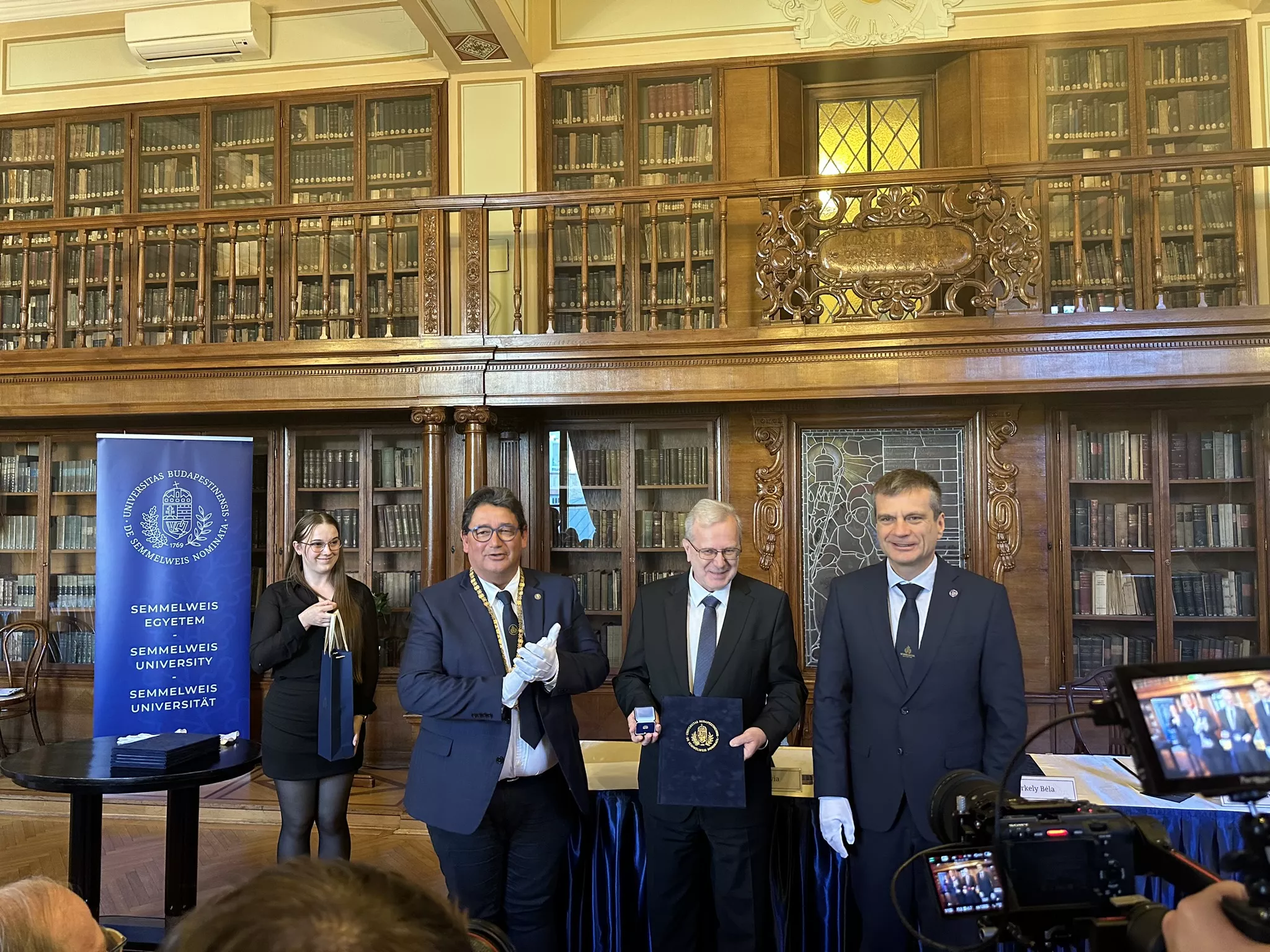 Balázs Gulyás receives prestigious 2023 Semmelweis Budapest Award in recognition of his outstanding scientific work