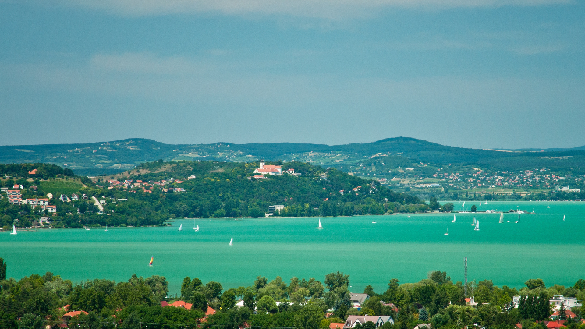 Őszintén a Balatonról címmel tartott konferenciát a HUN-REN Balatoni Limnológiai Kutatóintézet (HUN-REN BLKI) június 12-én. 