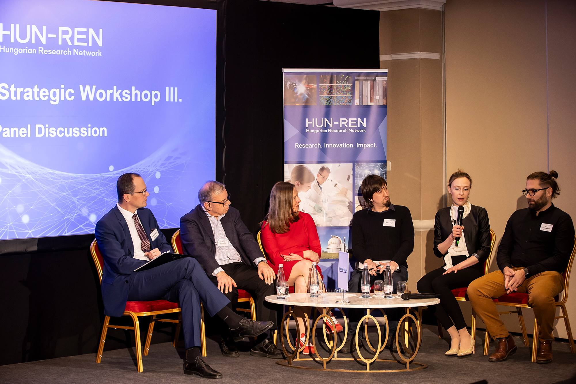 Lezajlott a HUN-REN harmadik stratégiai workshopja | Fókuszban az értékelés és a kutatásokat segítő mesterséges intelligencia