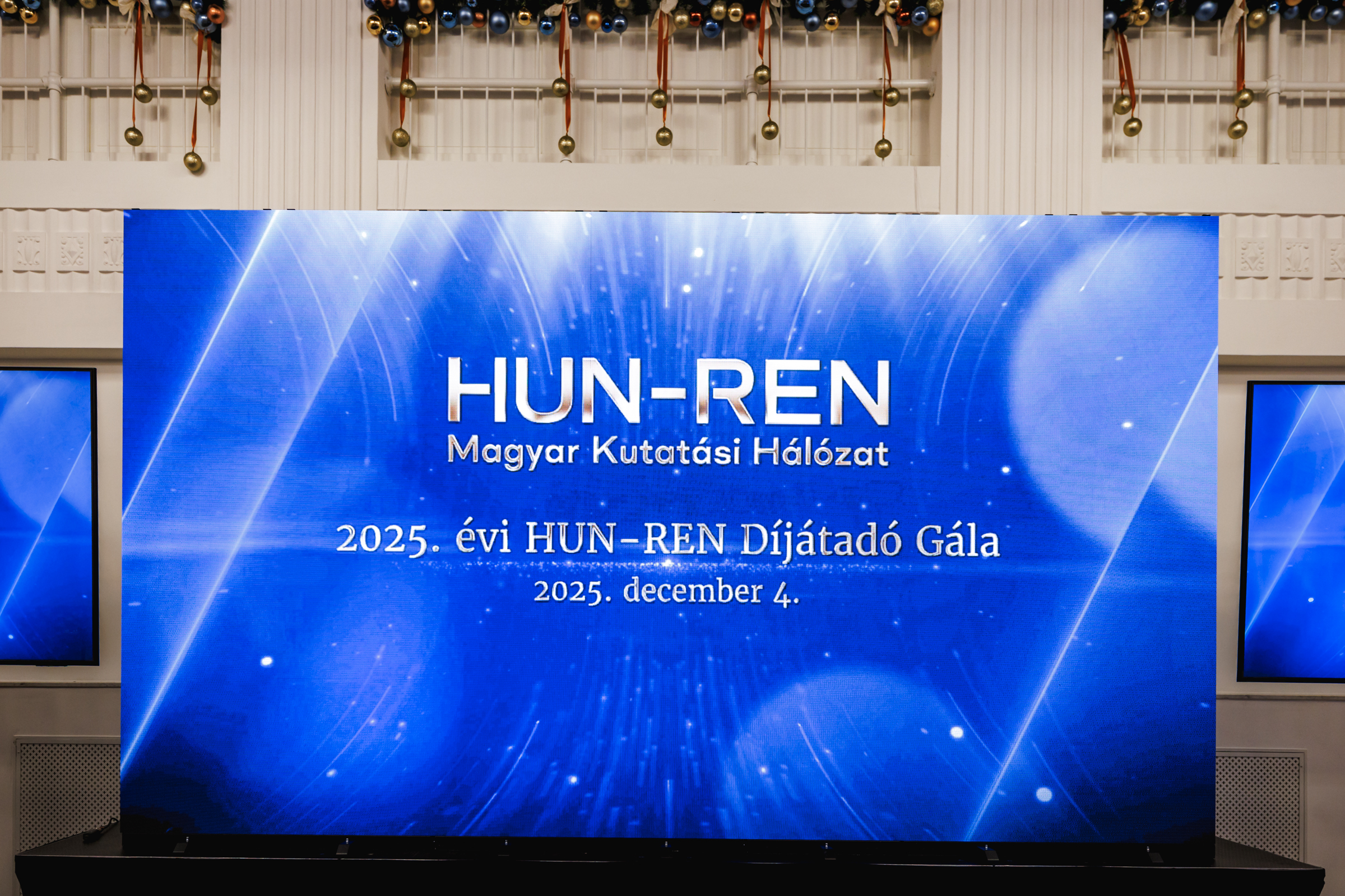 A HUN-REN húsz kutatóját díjazták a kutatóhálózat év végi gáláján