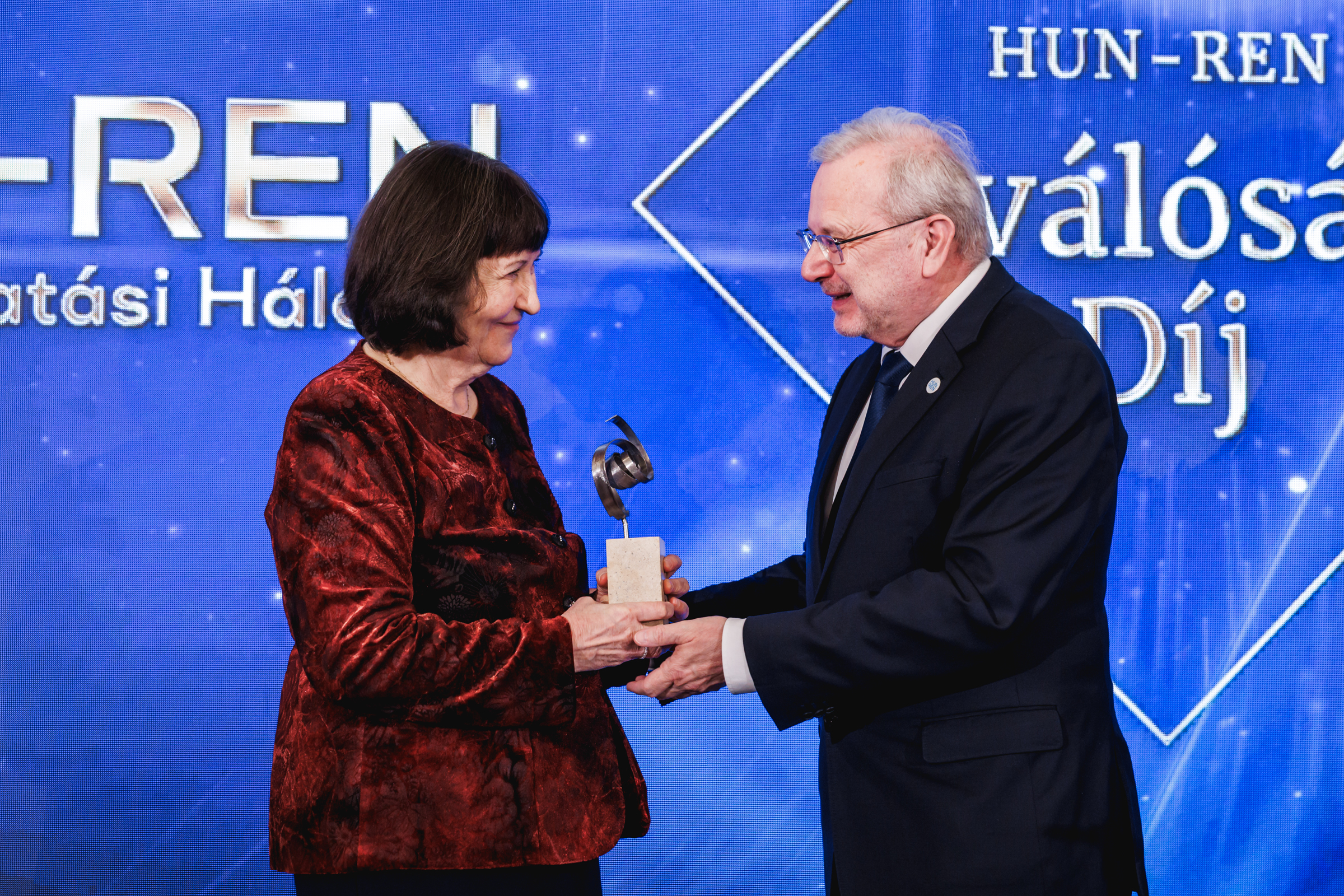 Gósy Mária nyelvész kapta idén HUN-REN Kiválósági Díjat