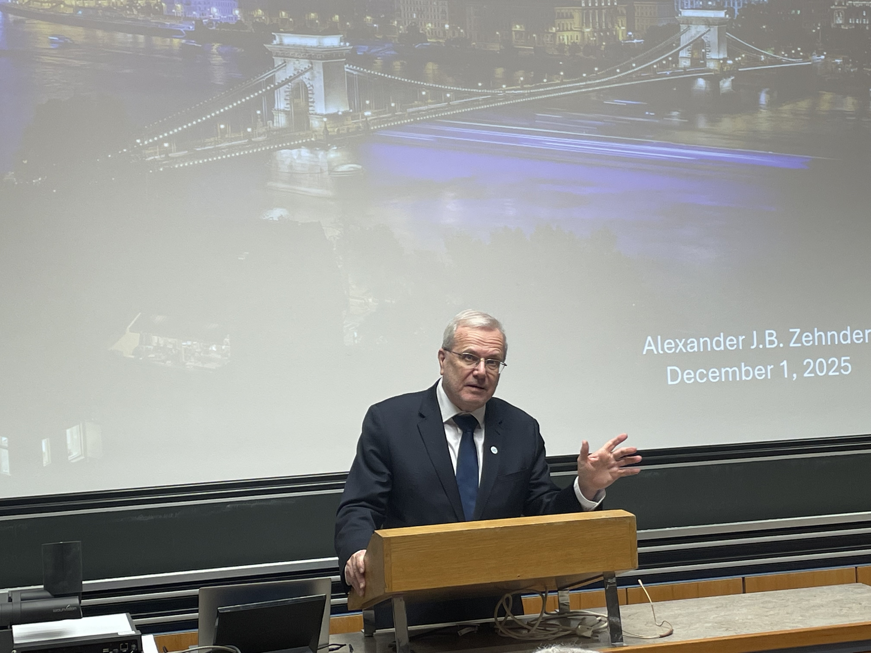 Gulyás Balázs bemutatja a HUN-REN-t