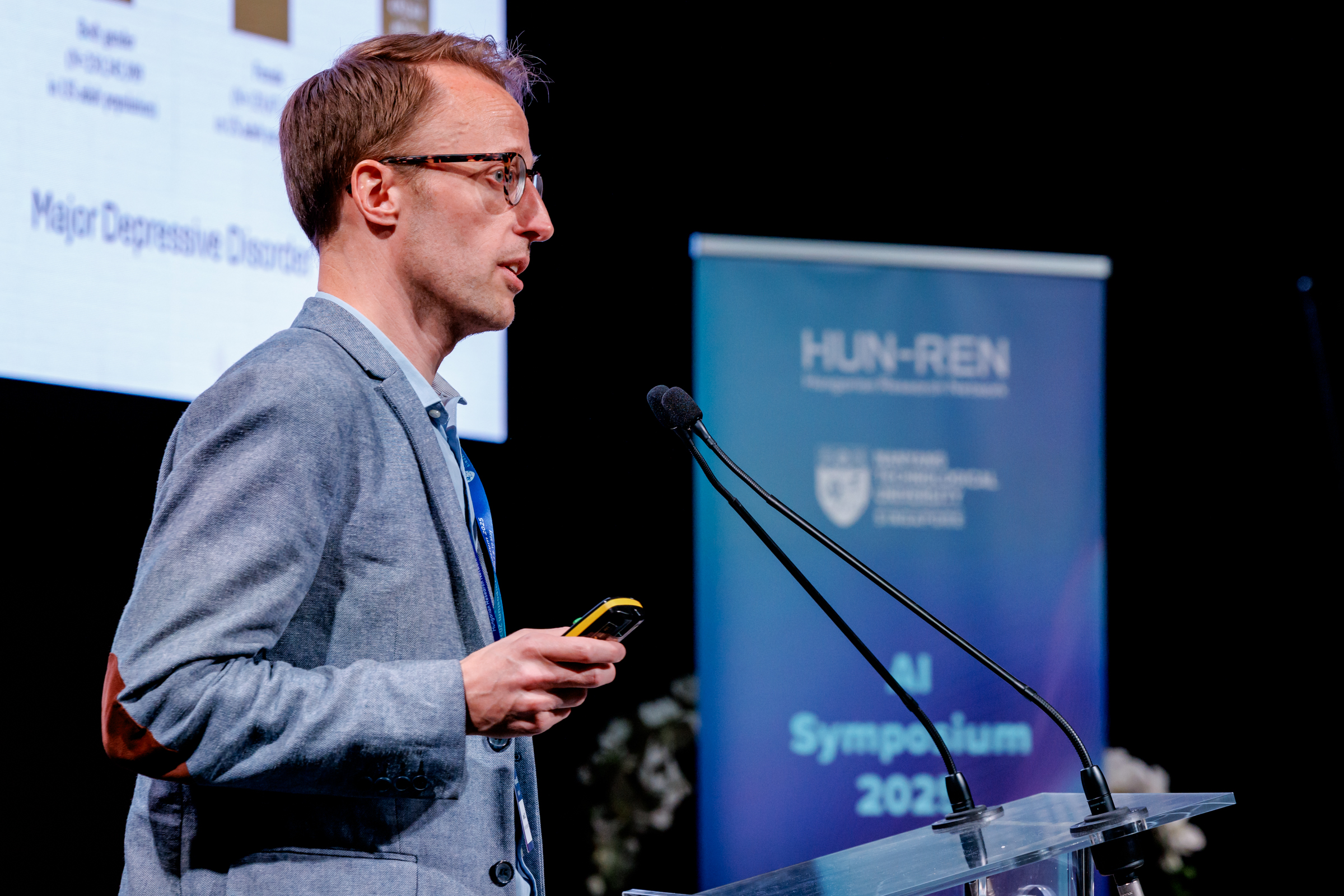 HUN-REN AI Symposium 2025 - Interjú - Prof. James H. Cole