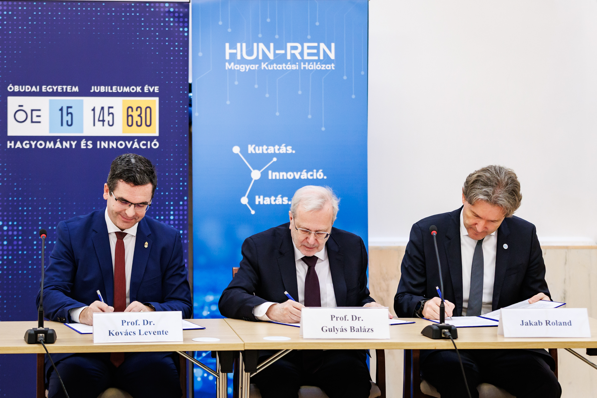HUN-REN and Óbuda University sign strategic agreement on AI-driven research and development